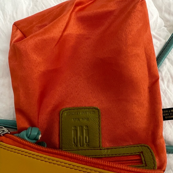 ili NY & Co. Cross Body Purse! Genuine Leather in excellent condition. - Picture 10 of 16